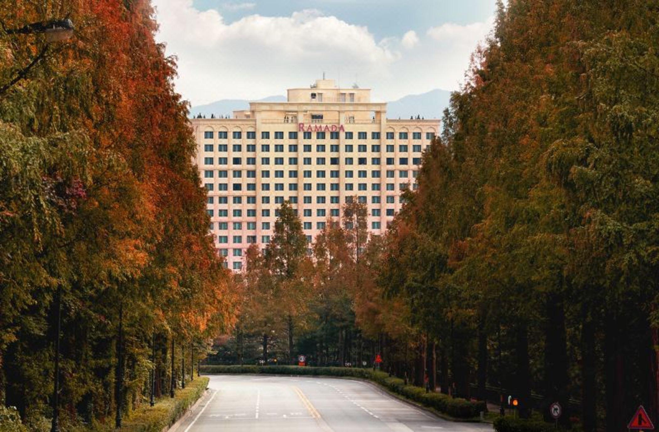 Ramada By Wyndham Yongin Hotel Exterior foto