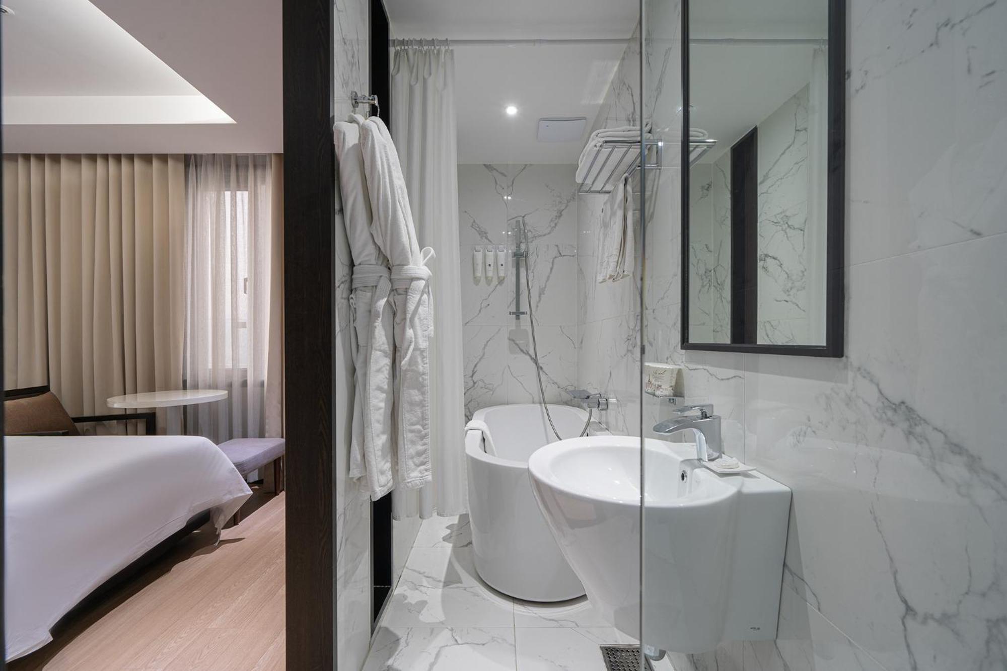 Ramada By Wyndham Yongin Hotel Exterior foto